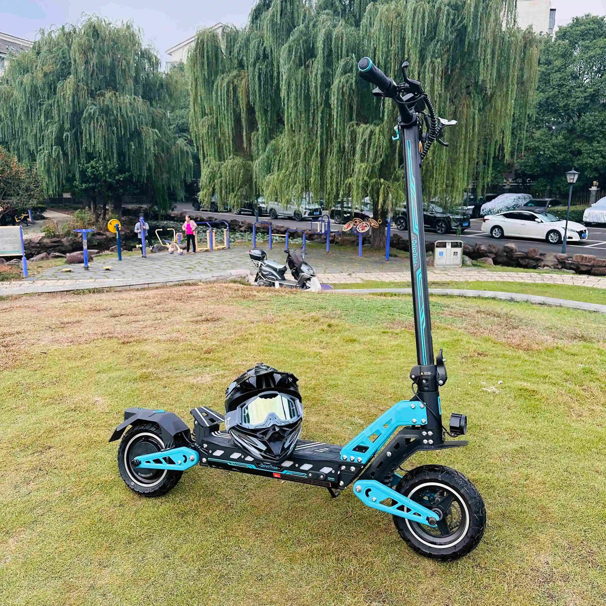 DriveTron 48V Electric Scooter Equipped With Dual Shock Absorbers